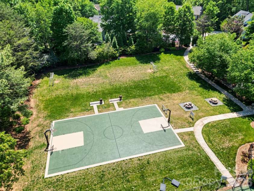 15817 Prestwoods Lane, Huntersville, NC 28078.  MLS# CAR4375192, YatesRealty ID 17048. 