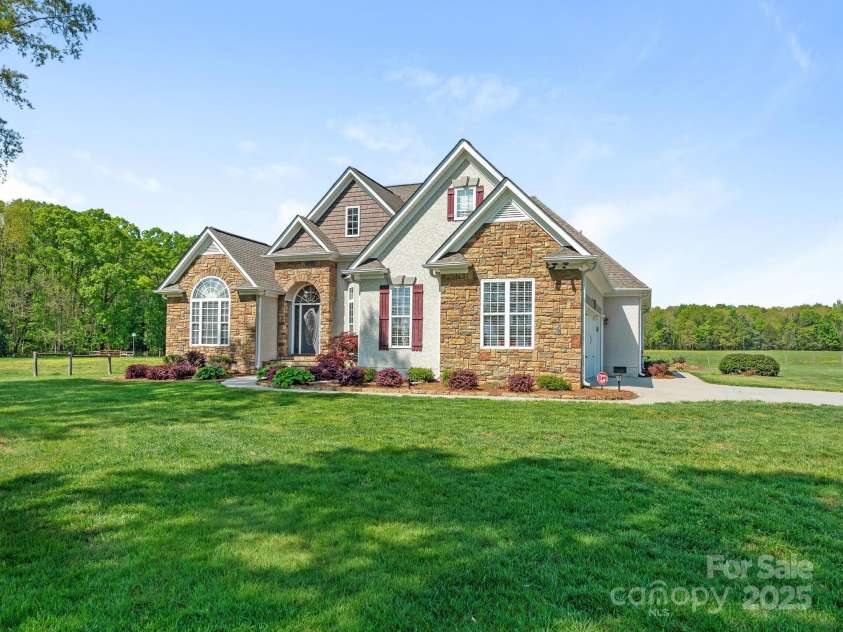 16160 Hopewell Church Road, Midland, NC 28107.  MLS# CAR4228175, YatesRealty ID 17048. 16160 Hopewell Church Rd