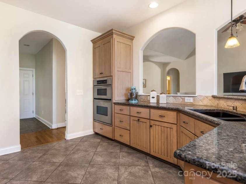 16160 Hopewell Church Road, Midland, NC 28107.  MLS# CAR4228175, YatesRealty ID 17048. Kitchen