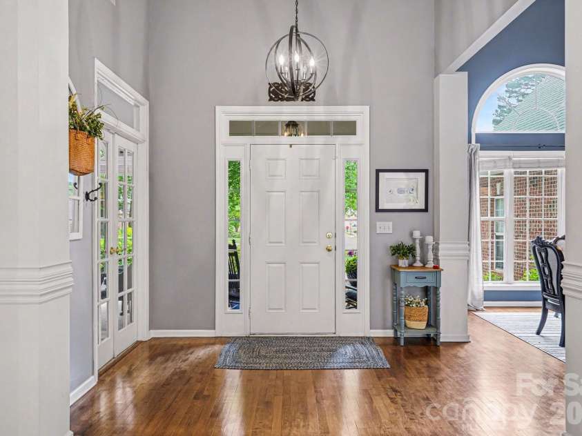 10501 Olde Irongate Lane, Mint Hill, NC 28227.  MLS# CAR4376246, YatesRealty ID 17049. 