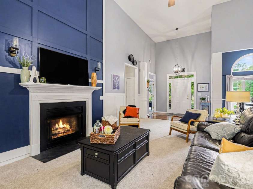 10501 Olde Irongate Lane, Mint Hill, NC 28227.  MLS# CAR4376246, YatesRealty ID 17049. 