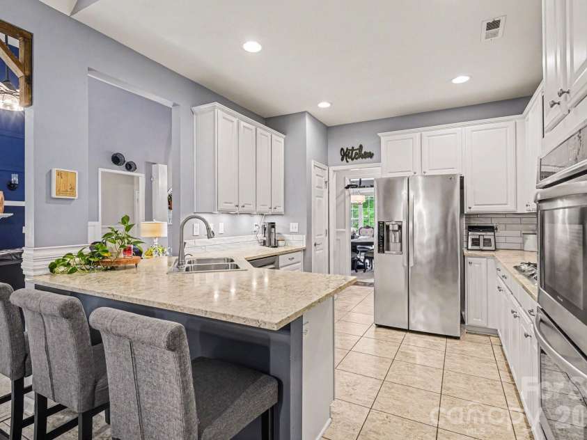 10501 Olde Irongate Lane, Mint Hill, NC 28227.  MLS# CAR4376246, YatesRealty ID 17049. 