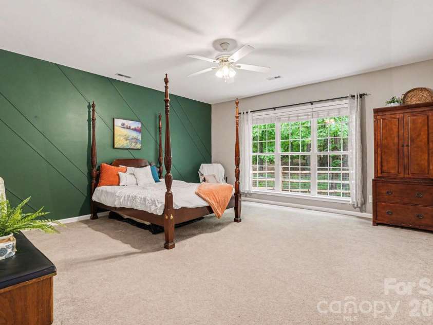 10501 Olde Irongate Lane, Mint Hill, NC 28227.  MLS# CAR4376246, YatesRealty ID 17049. 
