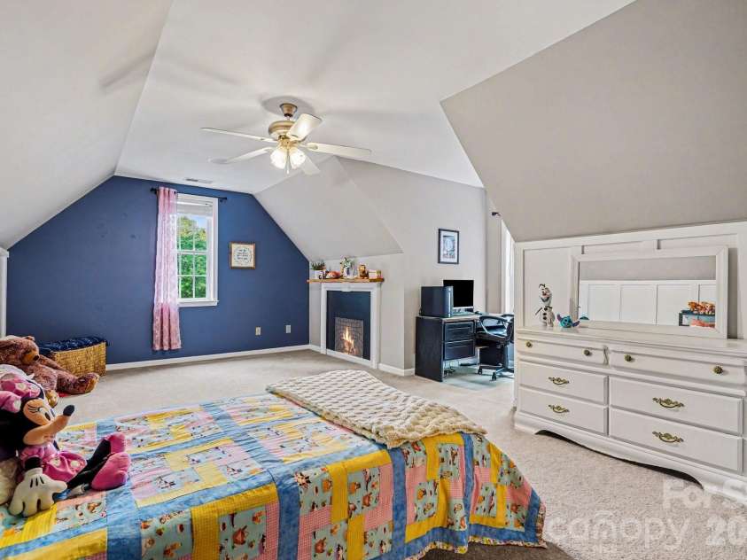 10501 Olde Irongate Lane, Mint Hill, NC 28227.  MLS# CAR4376246, YatesRealty ID 17049. 