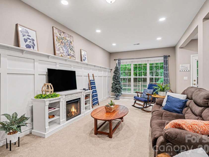 10501 Olde Irongate Lane, Mint Hill, NC 28227.  MLS# CAR4376246, YatesRealty ID 17049. 