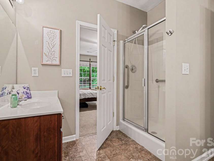 10501 Olde Irongate Lane, Mint Hill, NC 28227.  MLS# CAR4376246, YatesRealty ID 17049. 