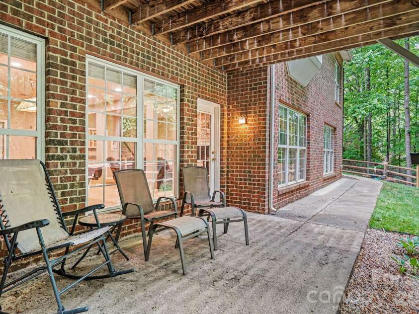 10501 Olde Irongate Lane, Mint Hill, NC 28227.  MLS# CAR4376246, YatesRealty ID 17049. 