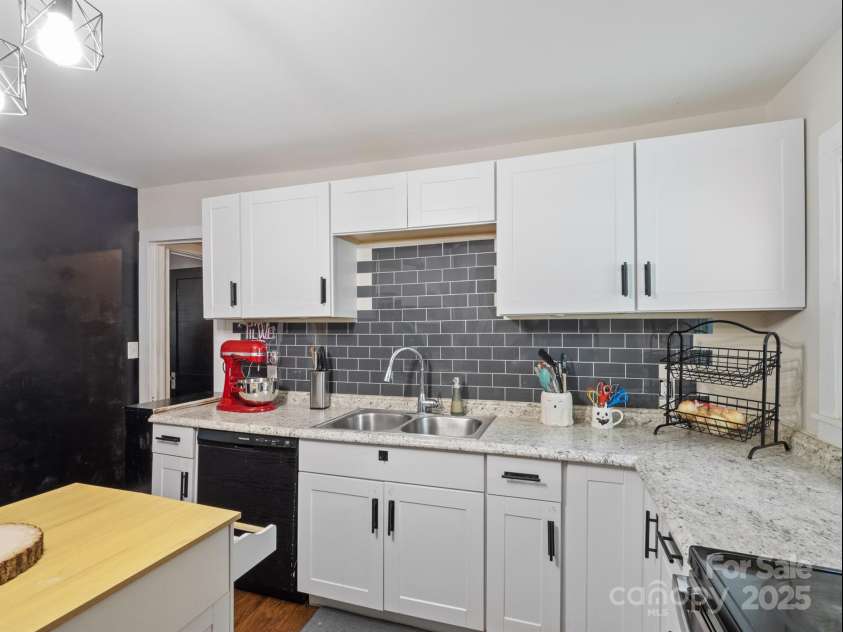 206 Friedheim Road, Rock Hill, SC 29730.  MLS# CAR4277745, YatesRealty ID 1705. Kitchen