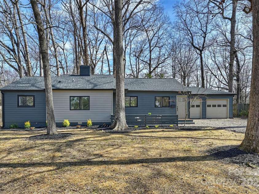 2827 Temple Lane, Charlotte, NC 28205.  MLS# CAR4228994, YatesRealty ID 1705. 