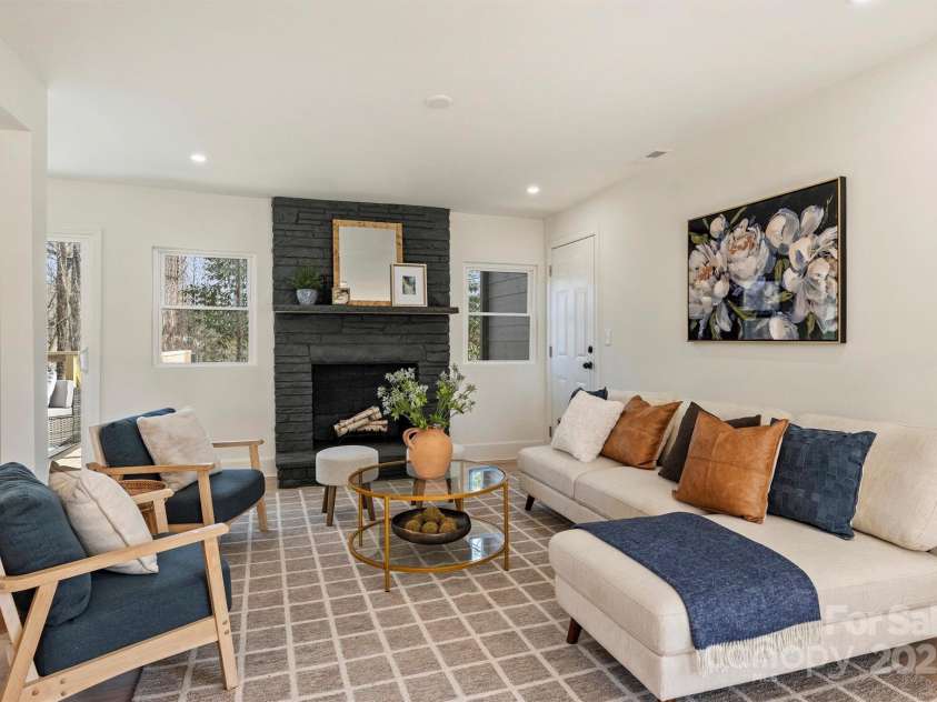 2827 Temple Lane, Charlotte, NC 28205.  MLS# CAR4228994, YatesRealty ID 1705. 