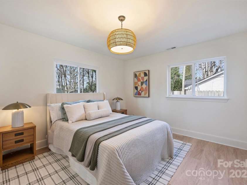 2827 Temple Lane, Charlotte, NC 28205.  MLS# CAR4228994, YatesRealty ID 1705. 