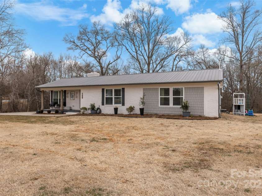 165 Dogwood Valley Road, Forest City, NC 28043.  MLS# CAR4221812, YatesRealty ID 17050. 