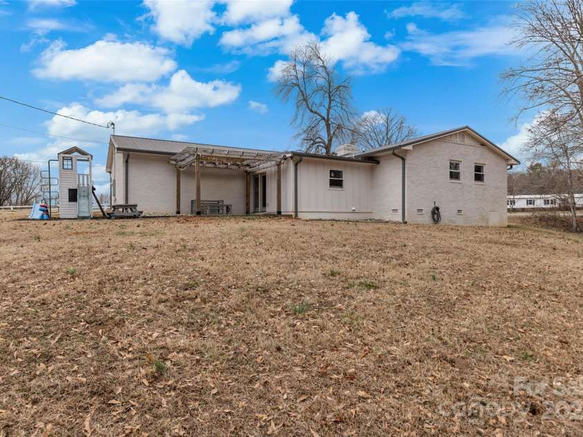 165 Dogwood Valley Road, Forest City, NC 28043.  MLS# CAR4221812, YatesRealty ID 17050. 
