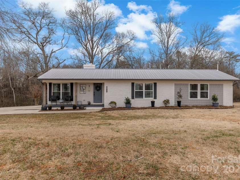 165 Dogwood Valley Road, Forest City, NC 28043.  MLS# CAR4221812, YatesRealty ID 17050. 