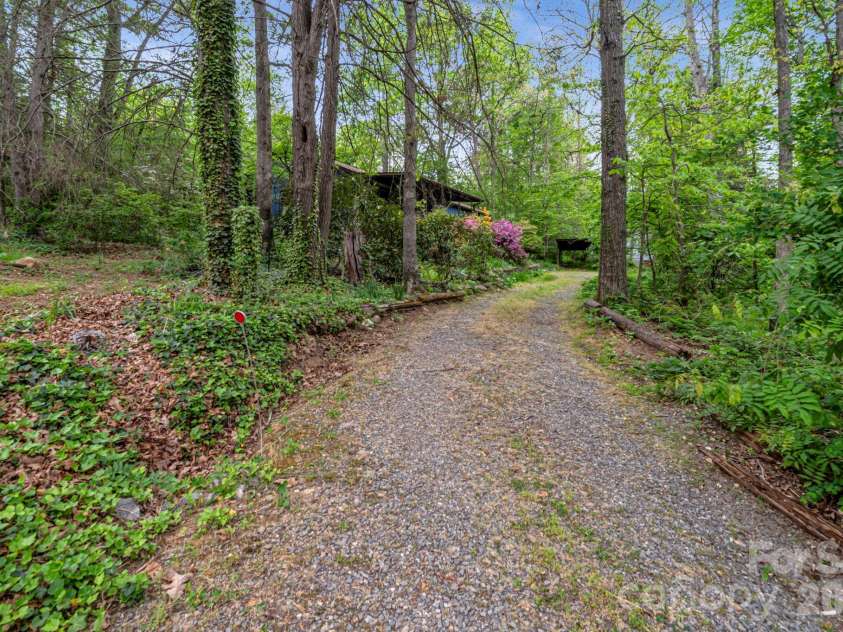 257 Pine Street, Black Mountain, NC 28711.  MLS# CAR4374948, YatesRealty ID 17050. 