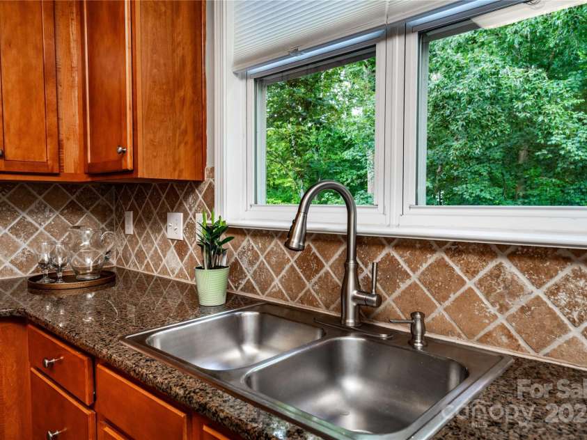 9410 Greenbank Court, Charlotte, NC 28214.  MLS# CAR4262994, YatesRealty ID 17051. 