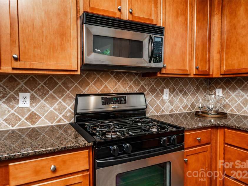 9410 Greenbank Court, Charlotte, NC 28214.  MLS# CAR4262994, YatesRealty ID 17051. 