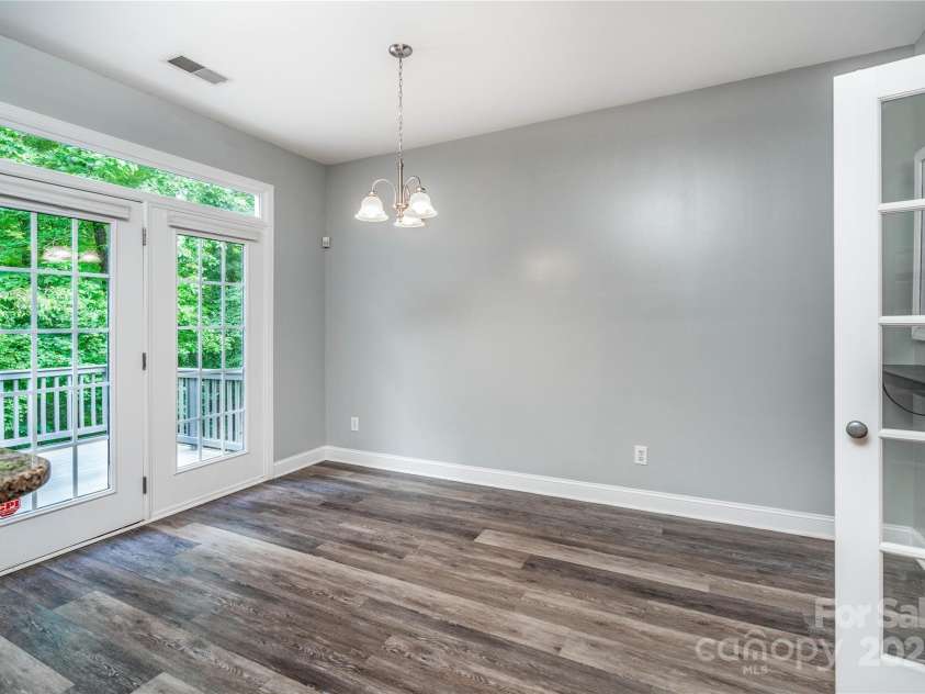 9410 Greenbank Court, Charlotte, NC 28214.  MLS# CAR4262994, YatesRealty ID 17051. 