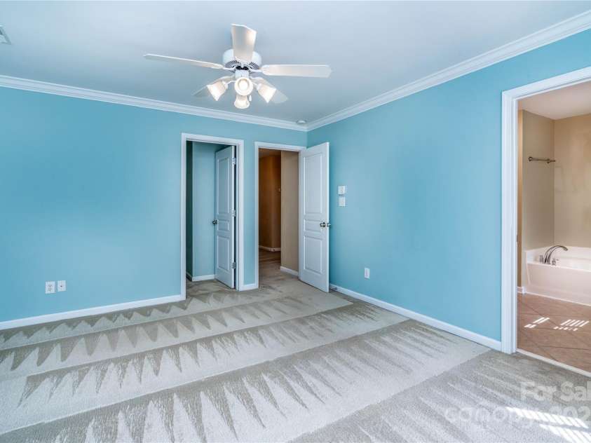 9410 Greenbank Court, Charlotte, NC 28214.  MLS# CAR4262994, YatesRealty ID 17051. 