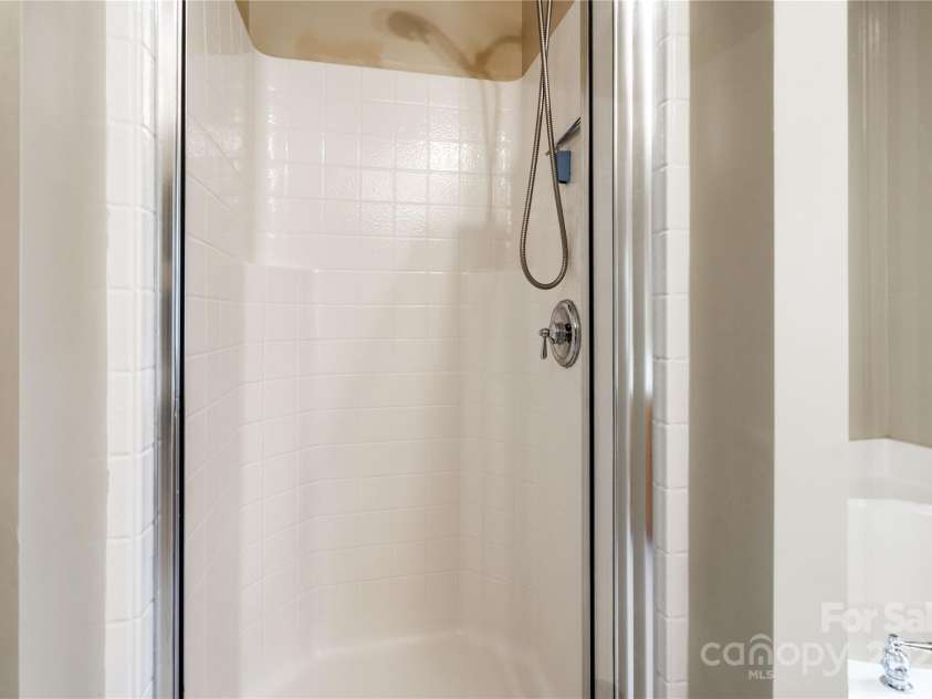 9410 Greenbank Court, Charlotte, NC 28214.  MLS# CAR4262994, YatesRealty ID 17051. 