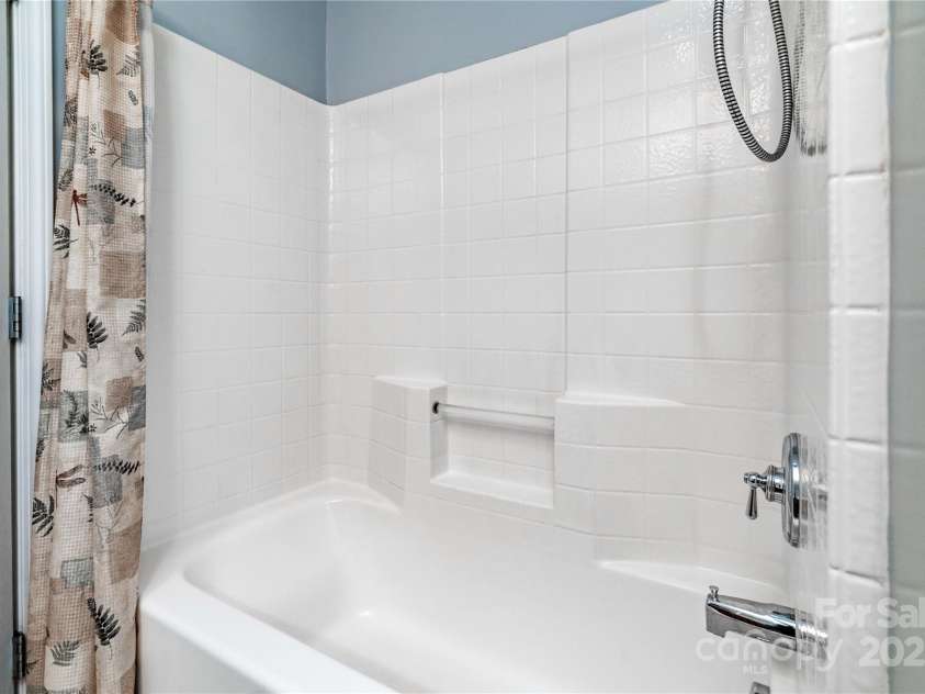 9410 Greenbank Court, Charlotte, NC 28214.  MLS# CAR4262994, YatesRealty ID 17051. 