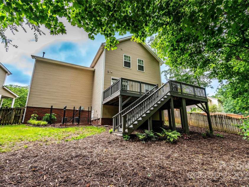 9410 Greenbank Court, Charlotte, NC 28214.  MLS# CAR4262994, YatesRealty ID 17051. 