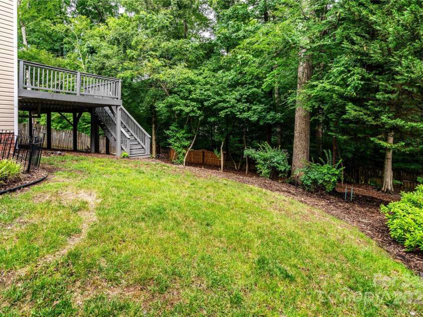 9410 Greenbank Court, Charlotte, NC 28214.  MLS# CAR4262994, YatesRealty ID 17051. 