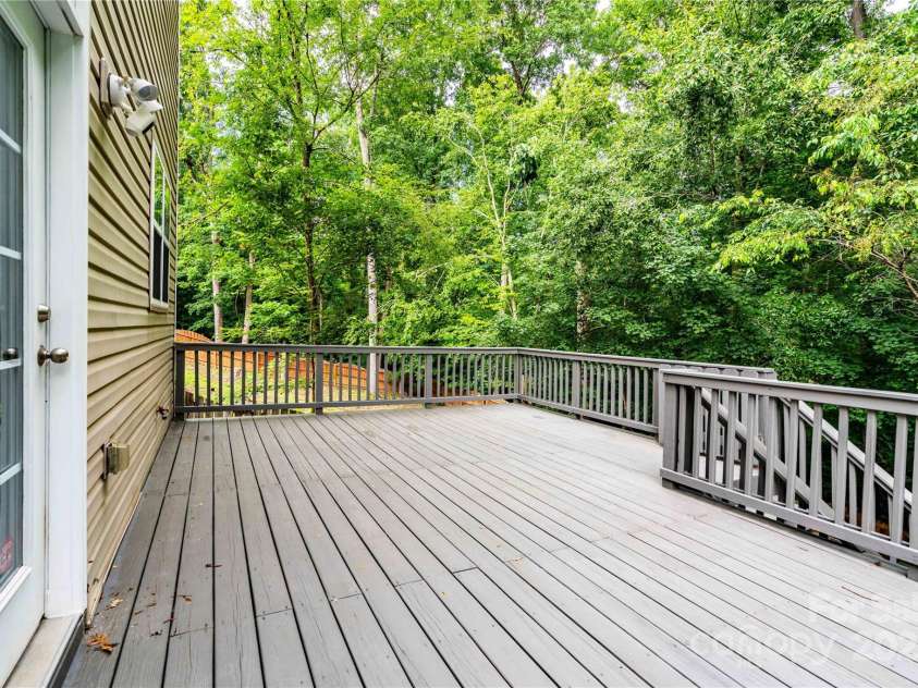 9410 Greenbank Court, Charlotte, NC 28214.  MLS# CAR4262994, YatesRealty ID 17051. 