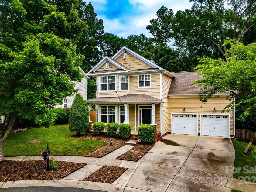 9410 Greenbank Court, Charlotte, NC 28214.  MLS# CAR4262994, YatesRealty ID 17051. 