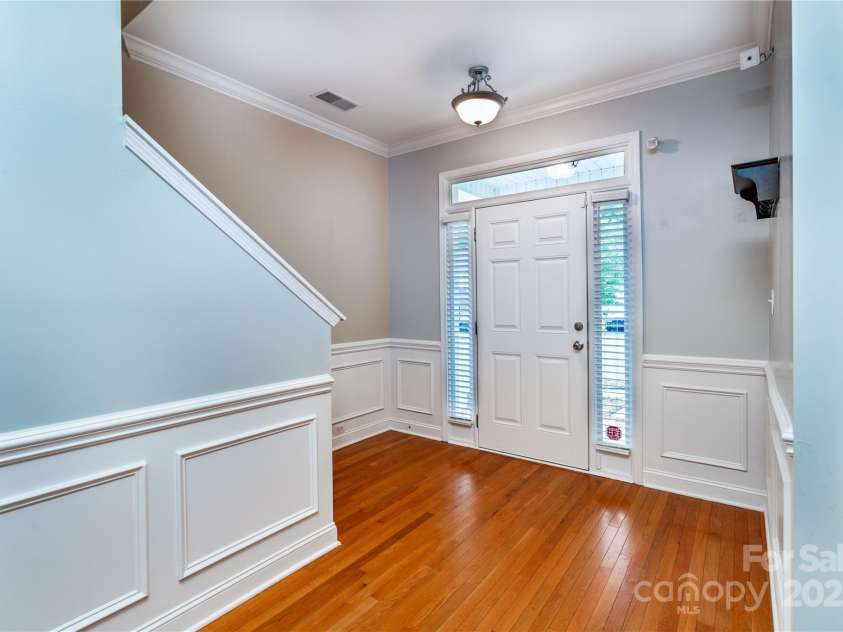 9410 Greenbank Court, Charlotte, NC 28214.  MLS# CAR4262994, YatesRealty ID 17051. Foyer