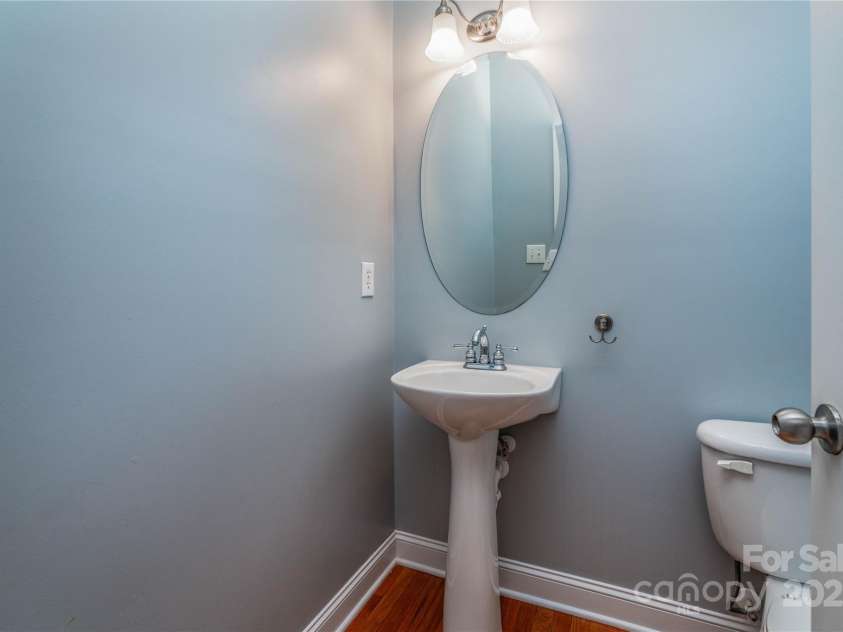 9410 Greenbank Court, Charlotte, NC 28214.  MLS# CAR4262994, YatesRealty ID 17051. Powder Room Main