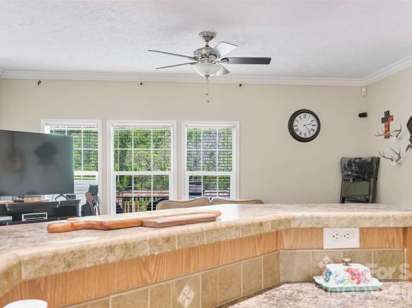 371 Starnes Cove Road, Candler, NC 28715.  MLS# CAR4376592, YatesRealty ID 17052. 