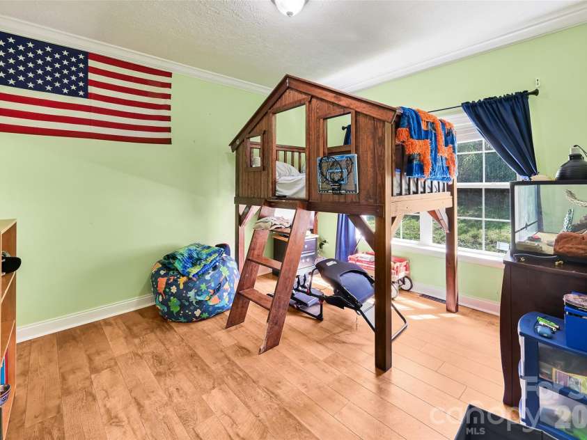 371 Starnes Cove Road, Candler, NC 28715.  MLS# CAR4376592, YatesRealty ID 17052. 