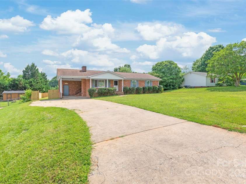 405 Ormand Avenue, Bessemer City, NC 28016.  MLS# CAR4260078, YatesRealty ID 17052. 