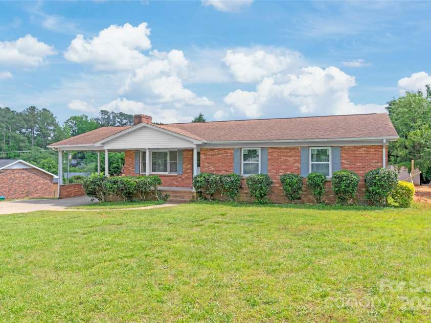 405 Ormand Avenue, Bessemer City, NC 28016.  MLS# CAR4260078, YatesRealty ID 17052. 