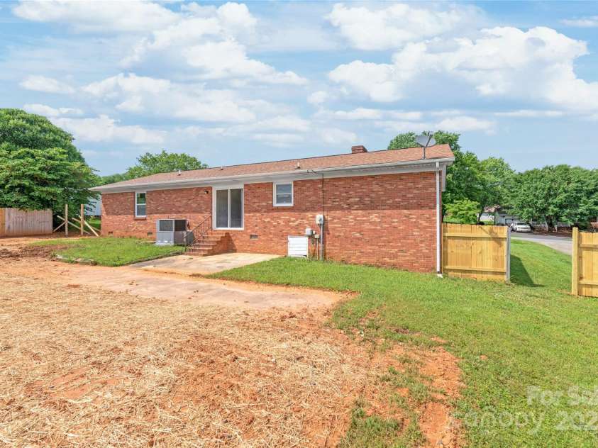 405 Ormand Avenue, Bessemer City, NC 28016.  MLS# CAR4260078, YatesRealty ID 17052. 