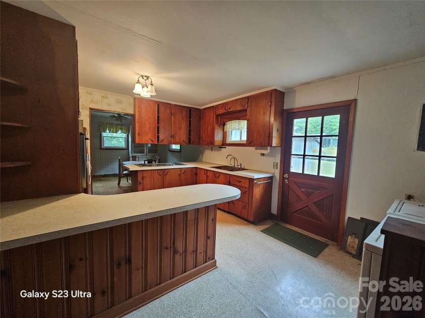 11056 US Highway 52 Highway, Wadesboro, NC 28170.  MLS# CAR4376586, YatesRealty ID 17053. 