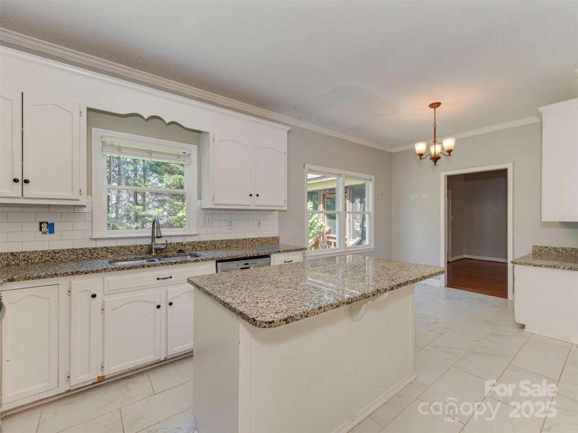 1516 Plantation Trail, Gastonia, NC 28056.  MLS# CAR4285271, YatesRealty ID 17054. 