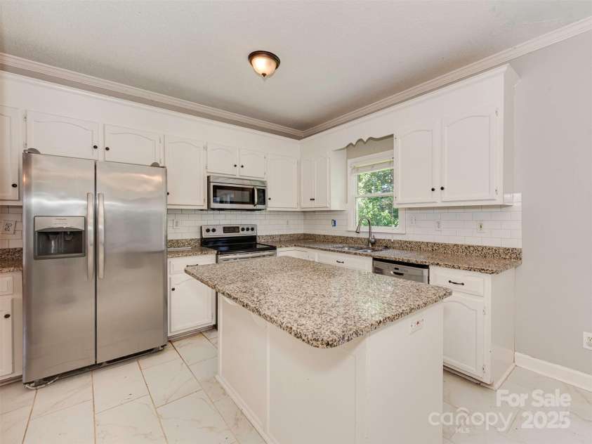 1516 Plantation Trail, Gastonia, NC 28056.  MLS# CAR4285271, YatesRealty ID 17054. 