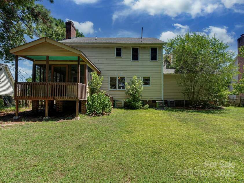 1516 Plantation Trail, Gastonia, NC 28056.  MLS# CAR4285271, YatesRealty ID 17054. 