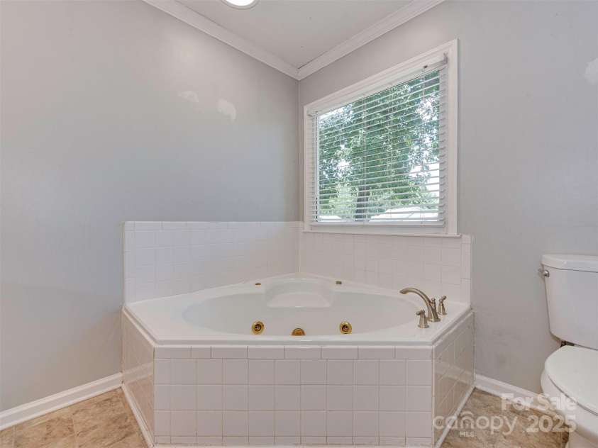 1516 Plantation Trail, Gastonia, NC 28056.  MLS# CAR4285271, YatesRealty ID 17054. 