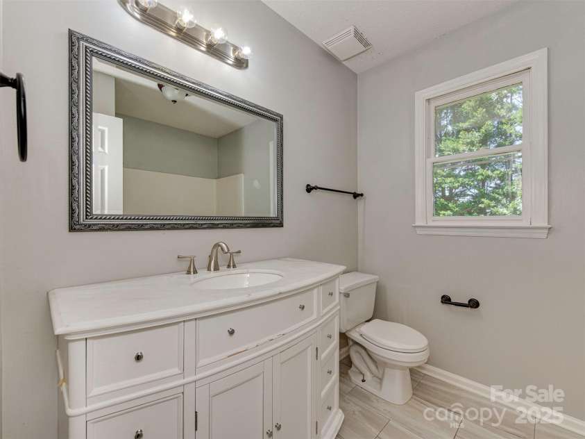 1516 Plantation Trail, Gastonia, NC 28056.  MLS# CAR4285271, YatesRealty ID 17054. 