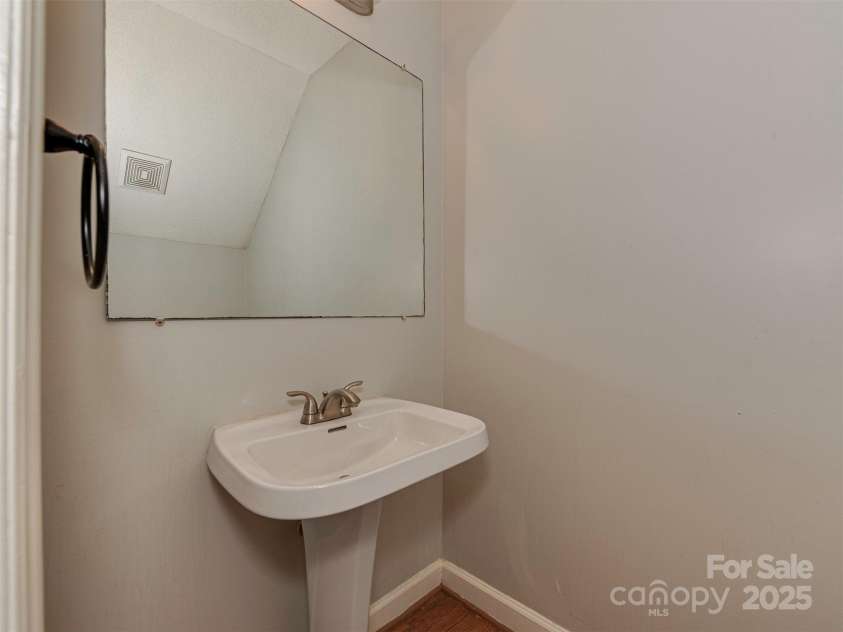 1516 Plantation Trail, Gastonia, NC 28056.  MLS# CAR4285271, YatesRealty ID 17054. 