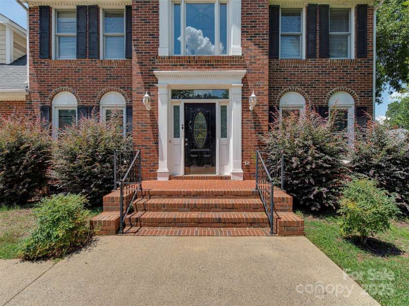 1516 Plantation Trail, Gastonia, NC 28056.  MLS# CAR4285271, YatesRealty ID 17054. 
