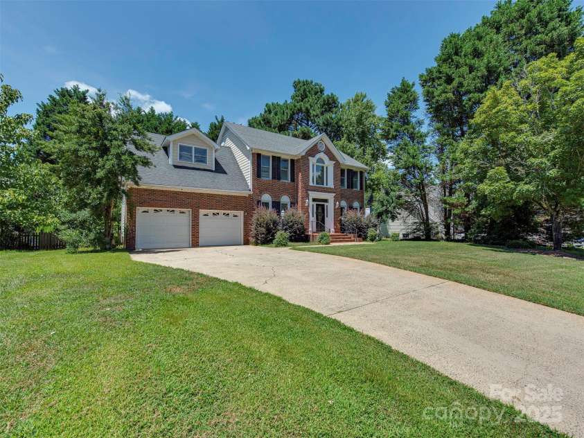 1516 Plantation Trail, Gastonia, NC 28056.  MLS# CAR4285271, YatesRealty ID 17054. 