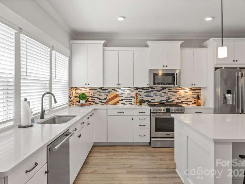 1036 Riverwalk Parkway, Rock Hill, SC 29730.  MLS# CAR4263782, YatesRealty ID 17055. Quartz countertops and plenty of natural light