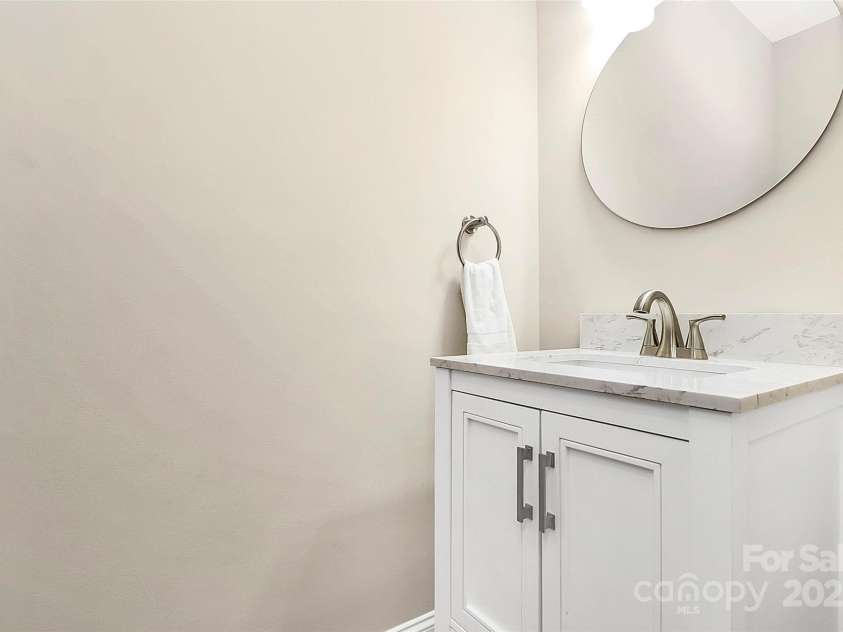 609 Rosemore Place, Rock Hill, SC 29732.  MLS# CAR4228092, YatesRealty ID 17056. Hallway half bath
