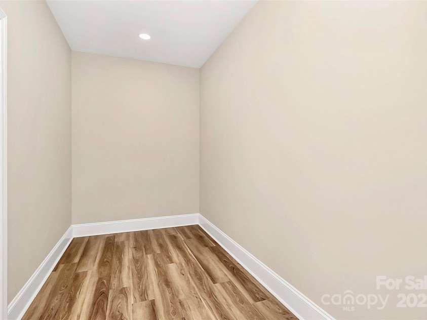 609 Rosemore Place, Rock Hill, SC 29732.  MLS# CAR4228092, YatesRealty ID 17056. Owner's Walk-In Closet; Shelving added after pictures.