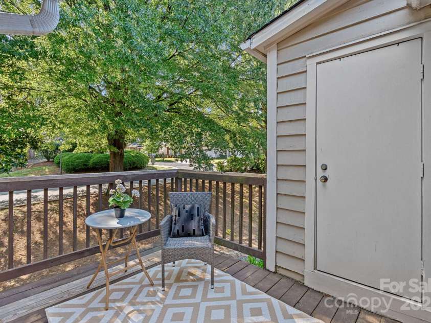3308 Selwyn Farms Lane, Charlotte, NC 28209.  MLS# CAR4264520, YatesRealty ID 17057. 