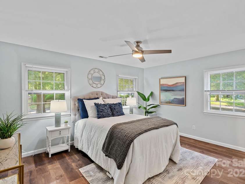 3308 Selwyn Farms Lane, Charlotte, NC 28209.  MLS# CAR4264520, YatesRealty ID 17057. 